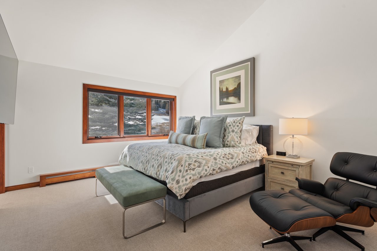 Renovated Snowmass Retreat with Panoramic Ski Area Views