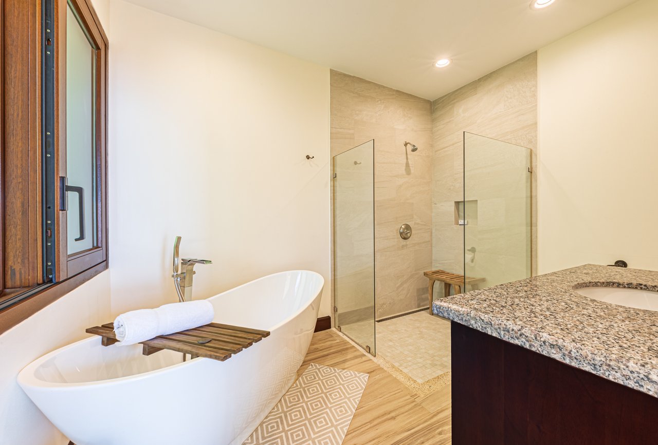 Nido Escondido, Playa Dominical