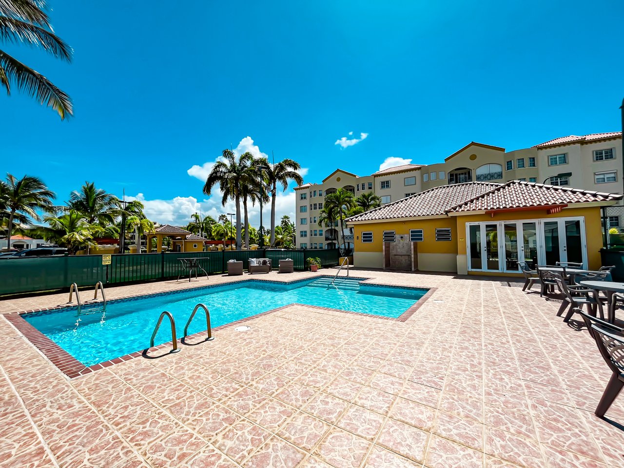 Royal Palm B-502
