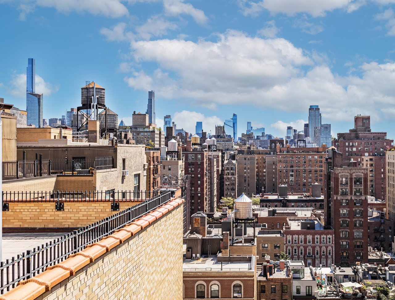 The Parviz Team at Compass, led by Associate Real Estate Broker Parviz Latipzoda, helping homeowners sell homes in Hell's Kitchen, Manhattan.