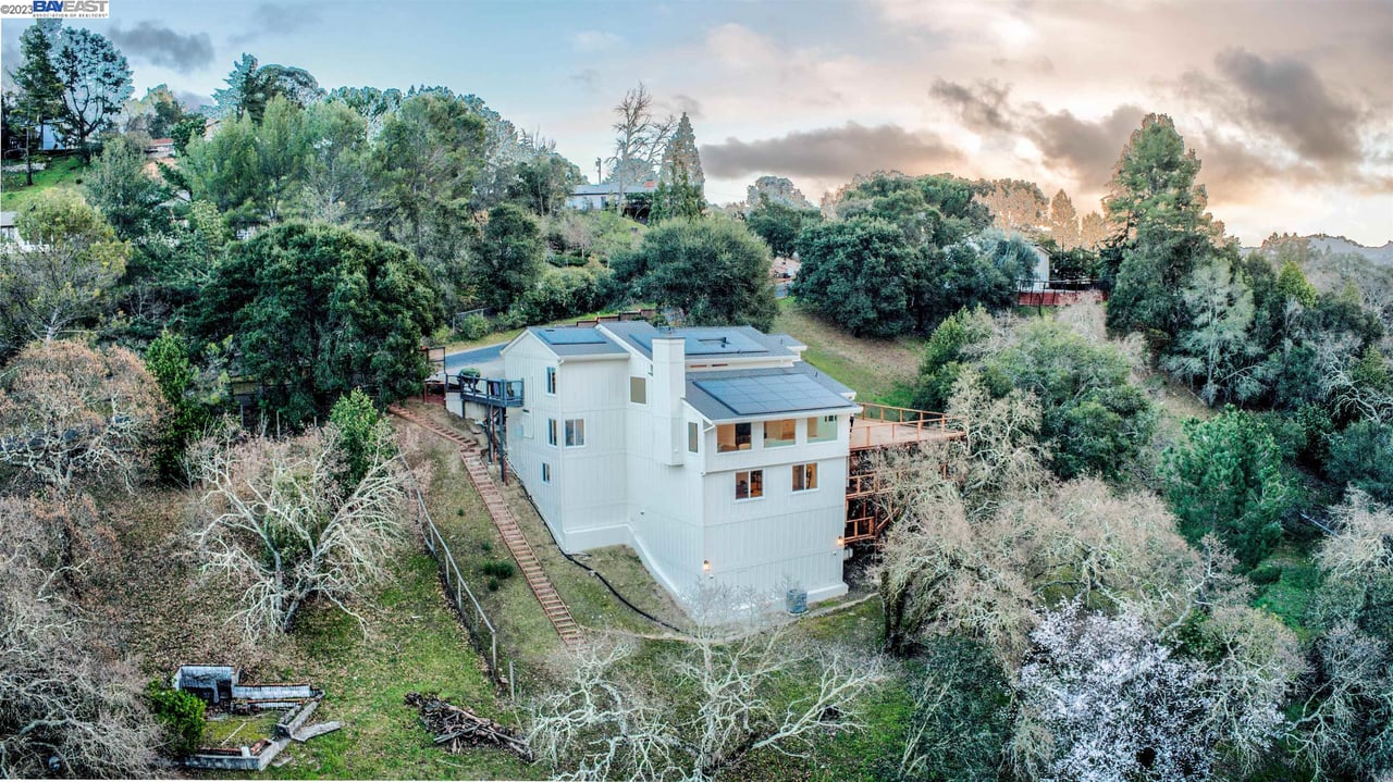 5 Wanda Ln
