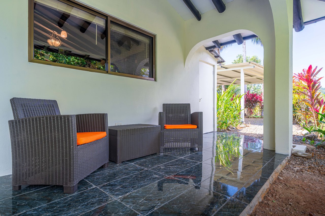 Beautiful Casa Tucán Escape, Tres Rios,  Gorgeous Mountain View with Room to Build!
