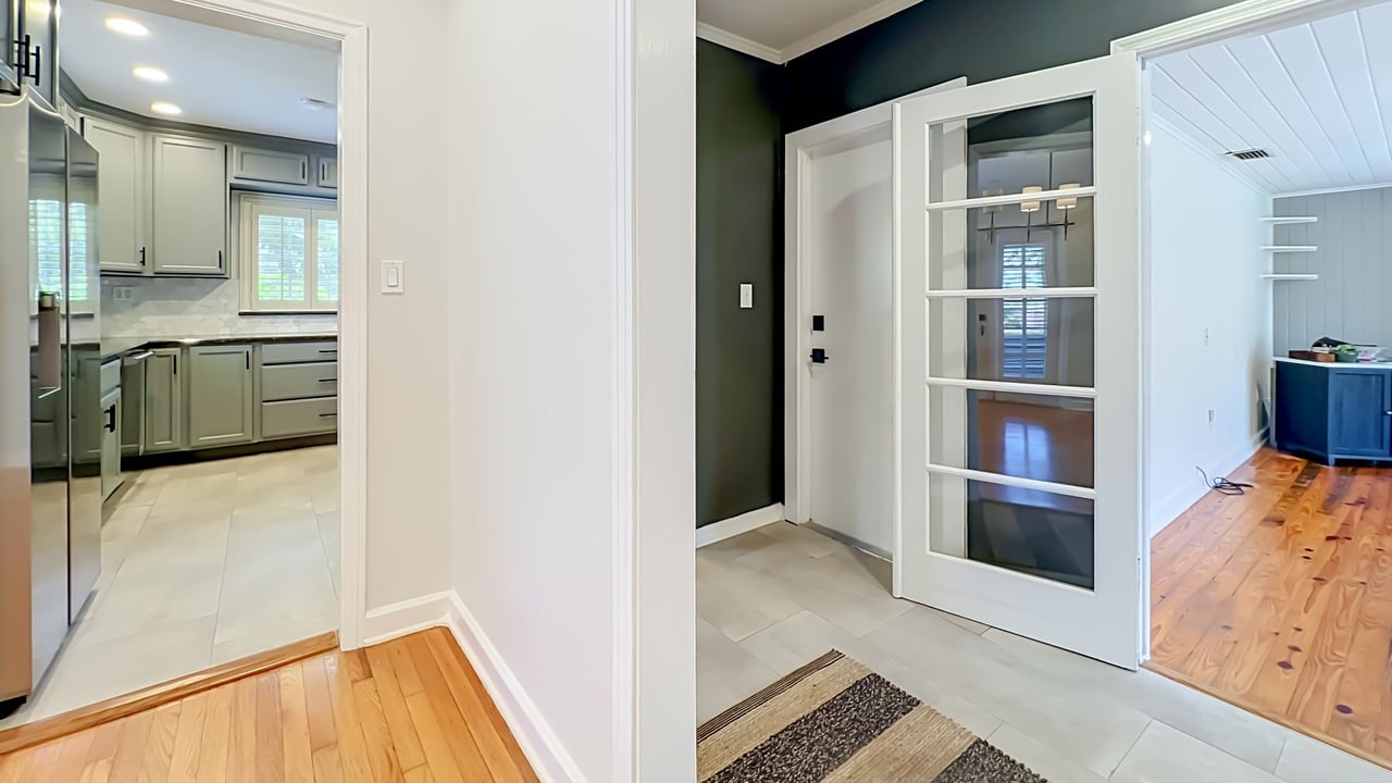 Three-Bedroom Two-Bathroom Bungalow in Orlando's Beverly Shores