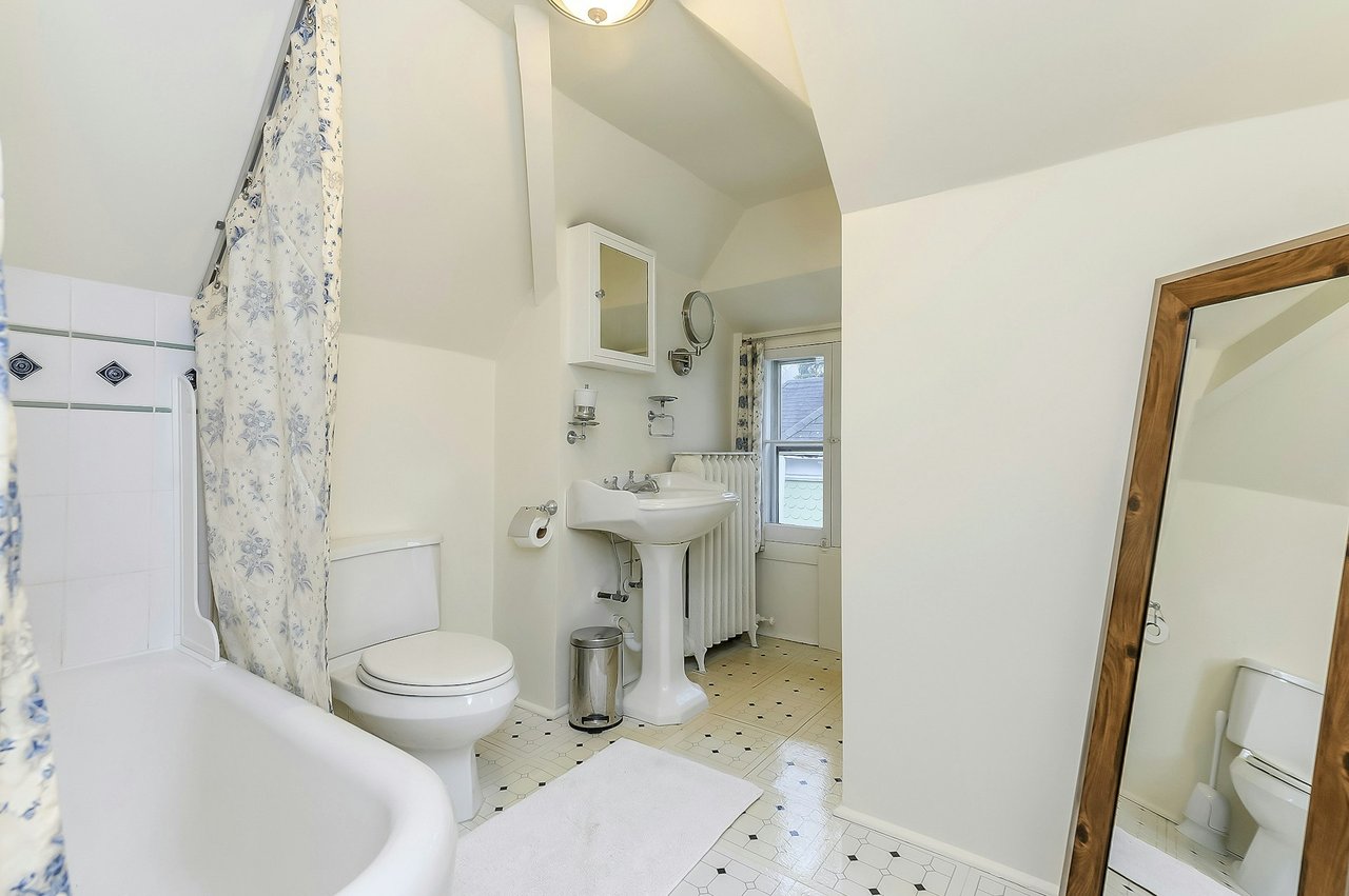 12 Wetmore Ave 