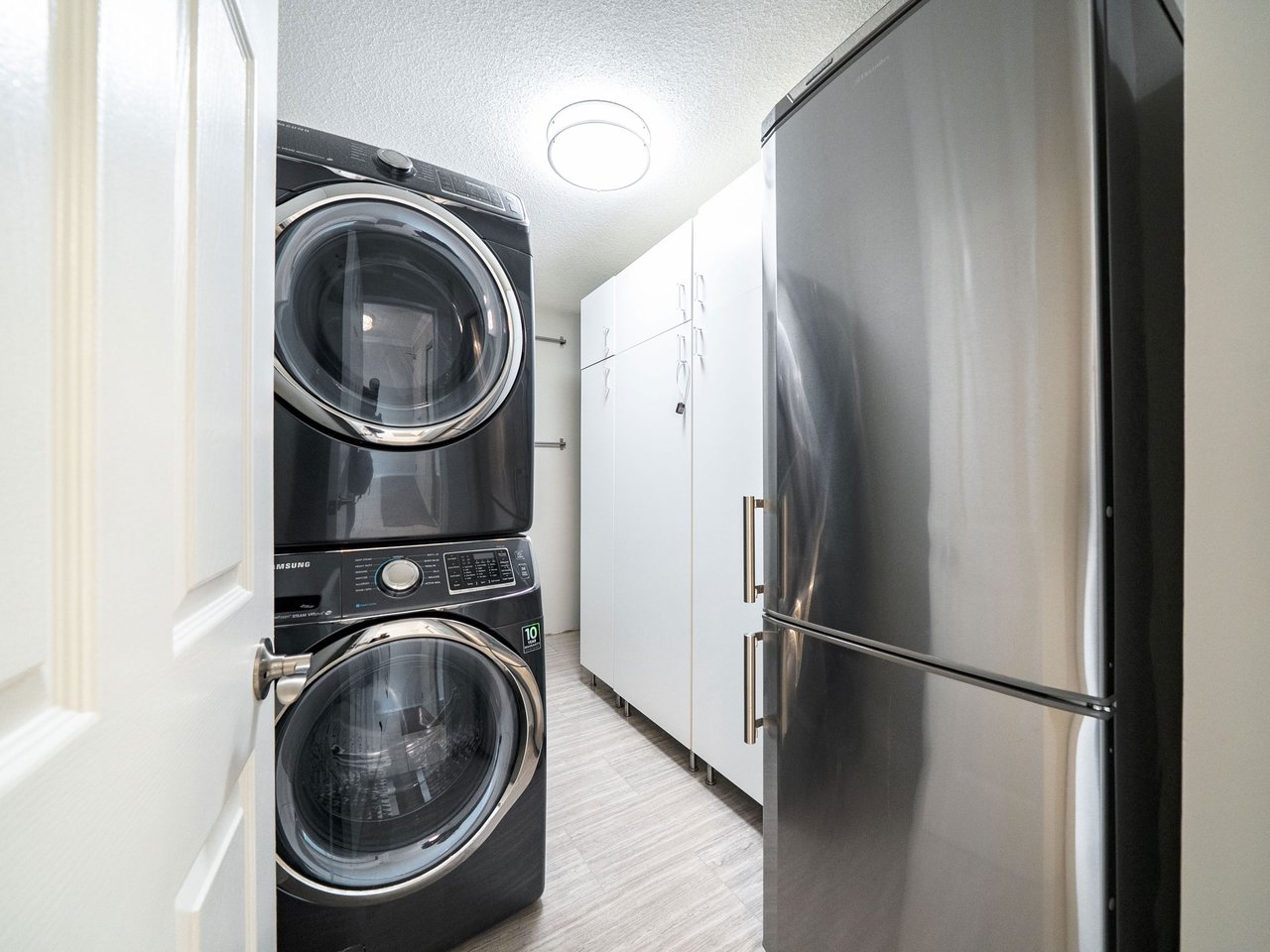 30 Harding Boulevard W, 404