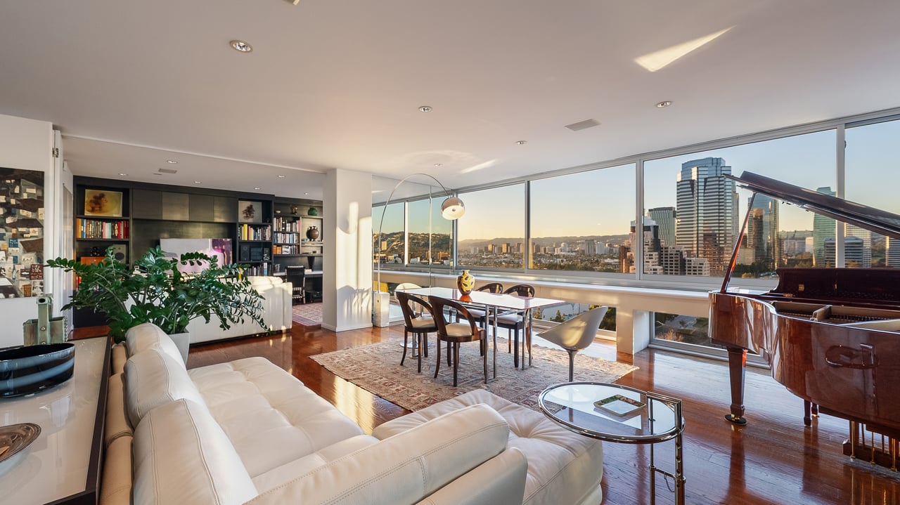 2220 Avenue Of The Stars Unit: 1802W