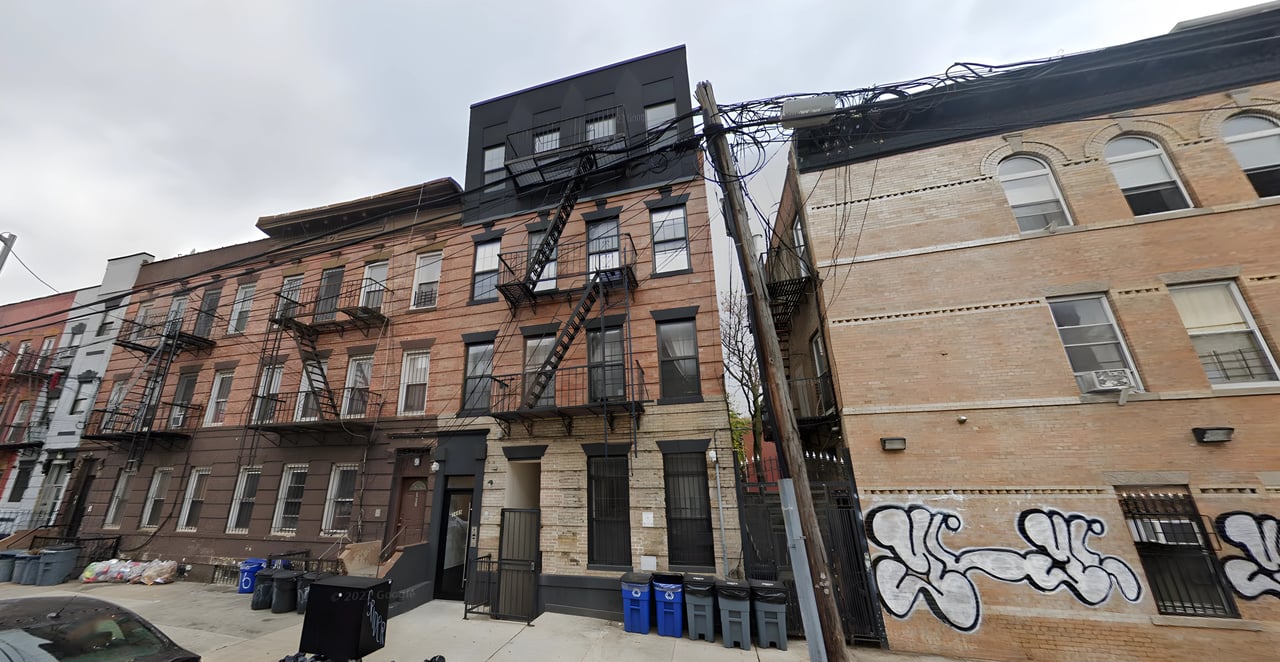 1689 Sterling Pl