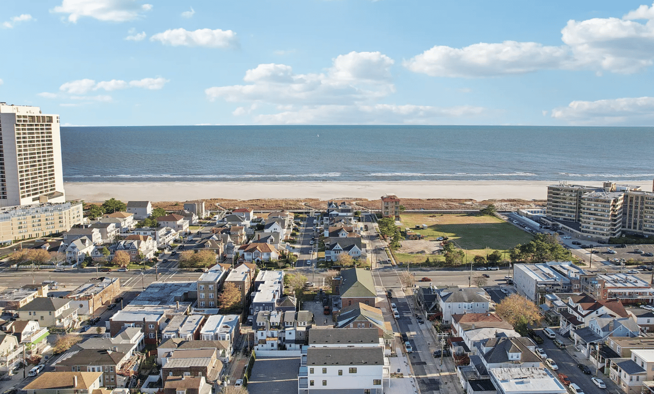 39 S Annapolis Ave #A