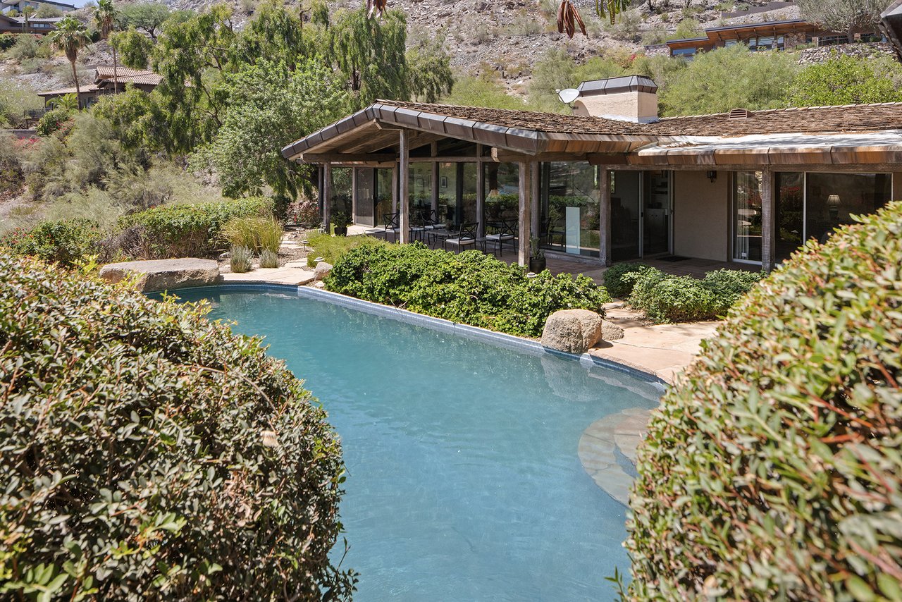 7547 N LAKESIDE Lane
