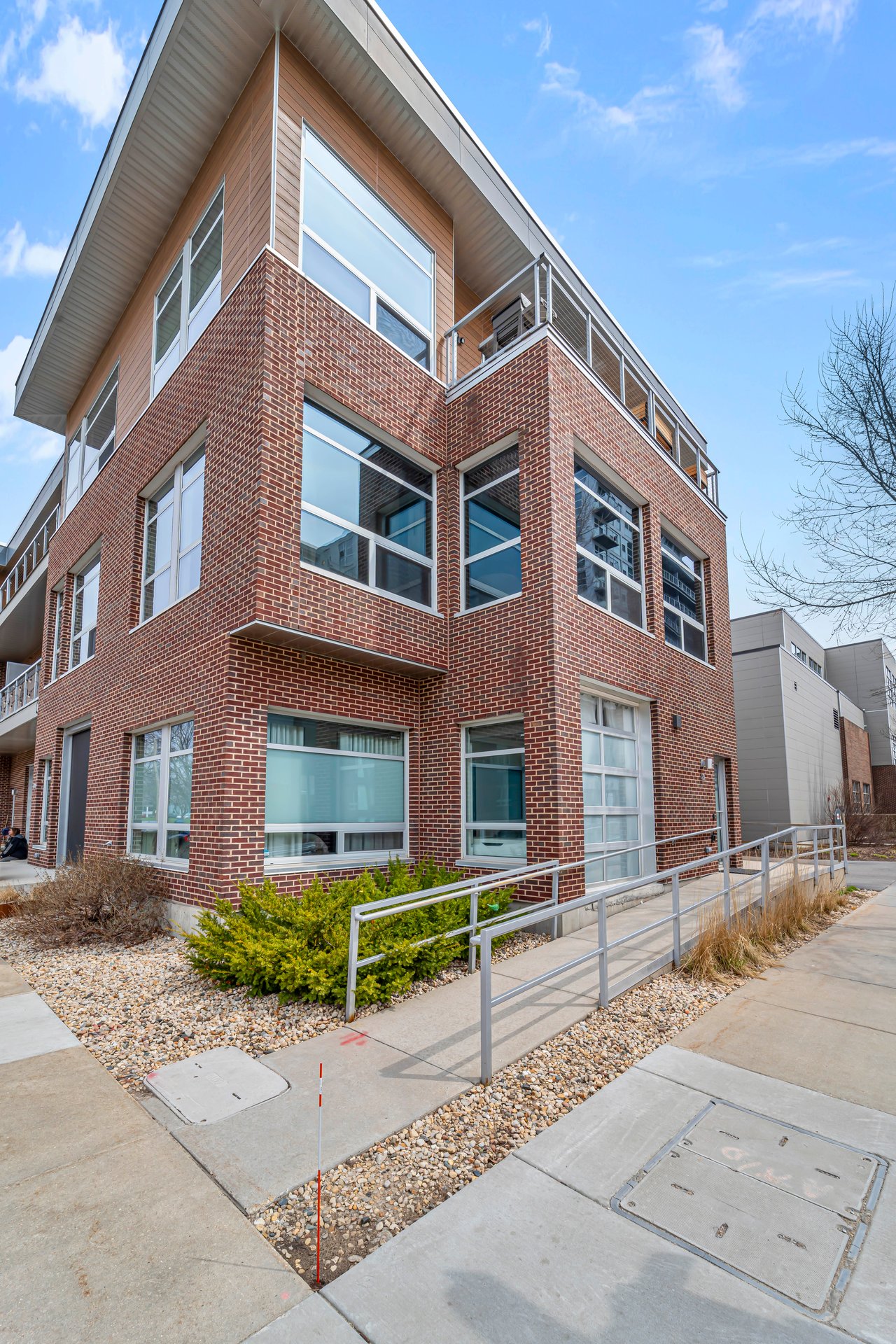 23 N Livingston Street