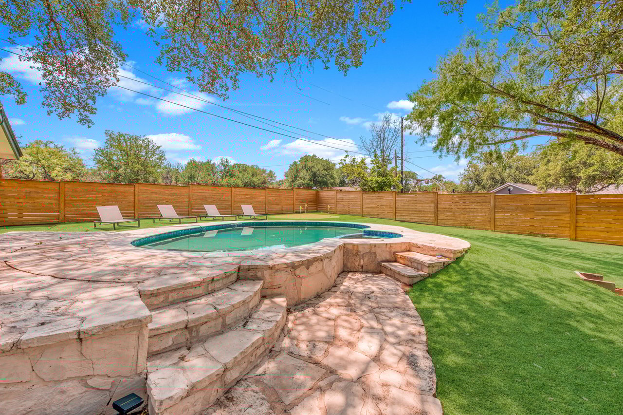 Briarway Drive