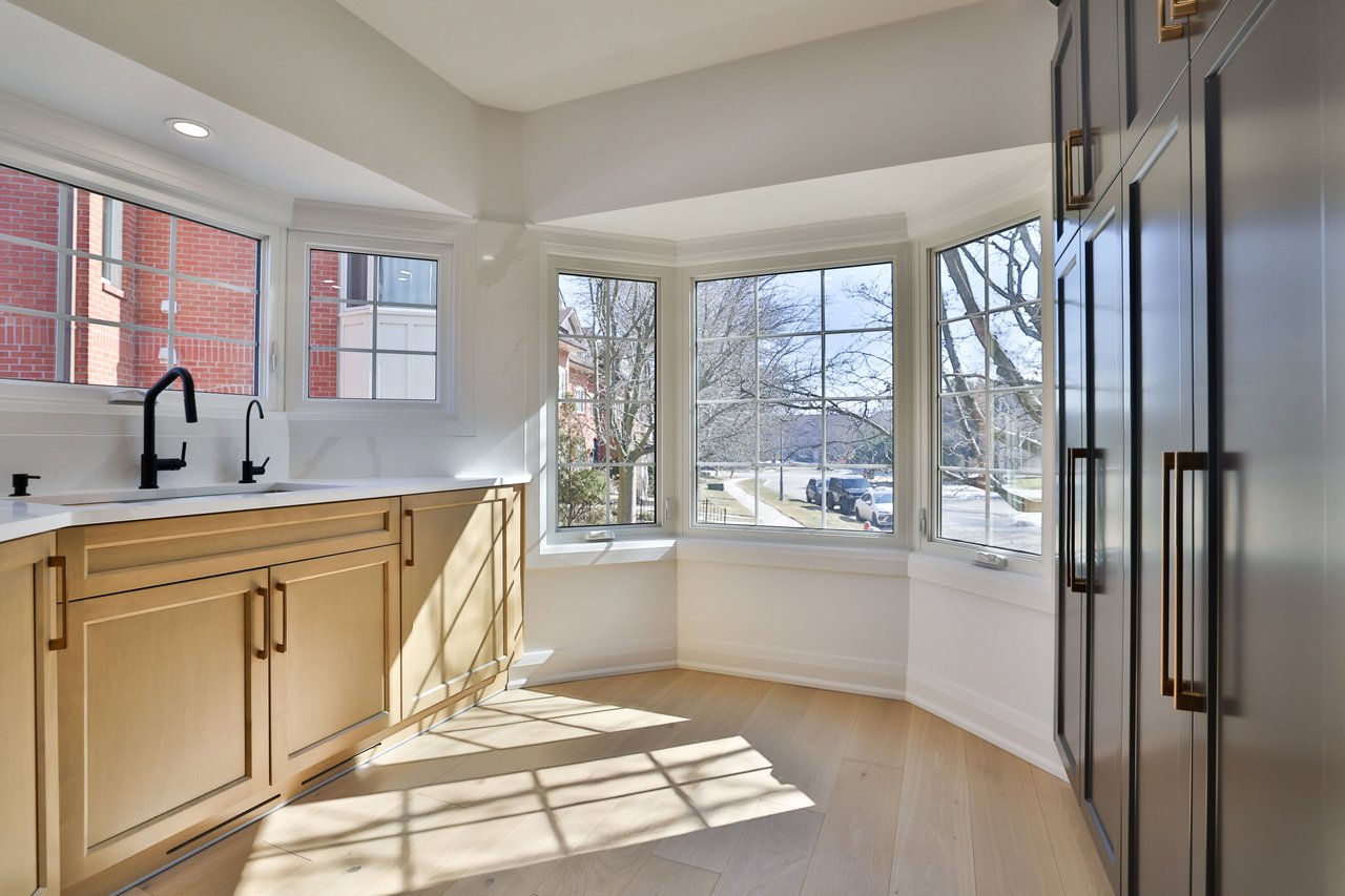 63 Tradewind Drive, Oakville