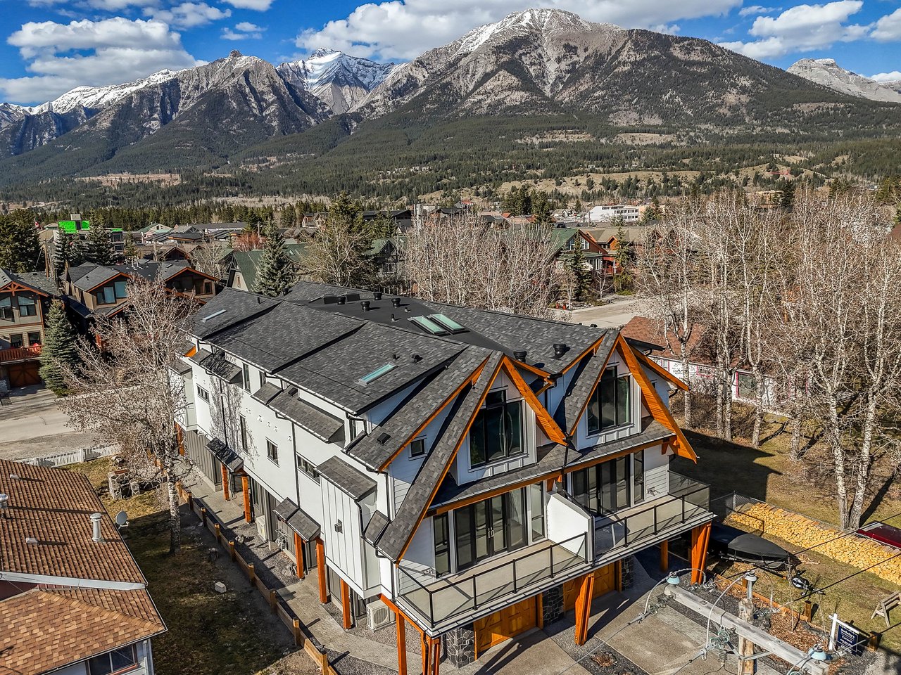 2(SE) - 833 6th Street
