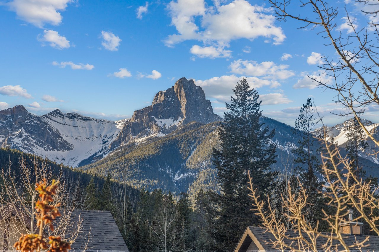 503 - 108 Armstrong Place