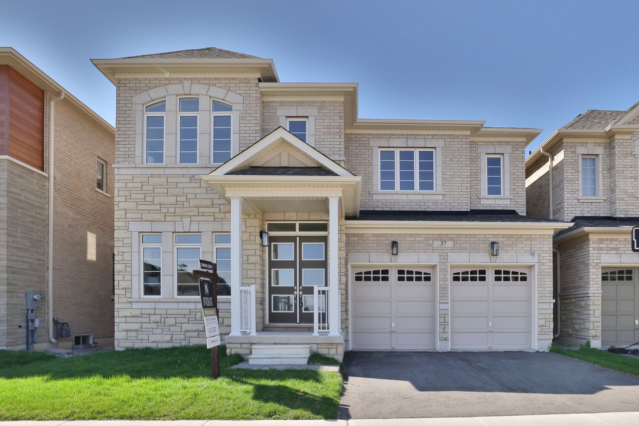 37 North Park Boulevard, Oakville