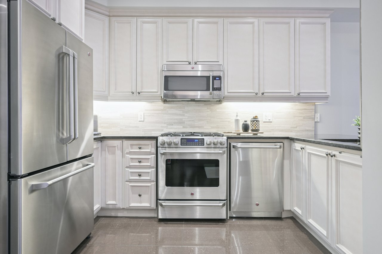 Gorgeous End Unit Townhome