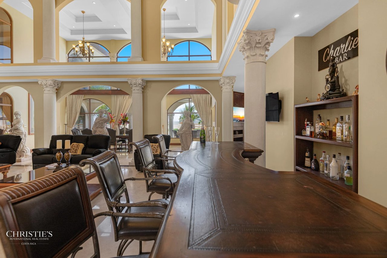 Hermosa Villa Beachfront Estate