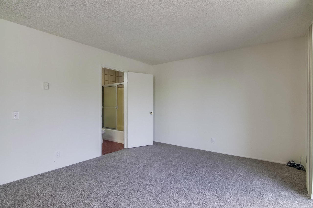 1261 34th Street Unit 28