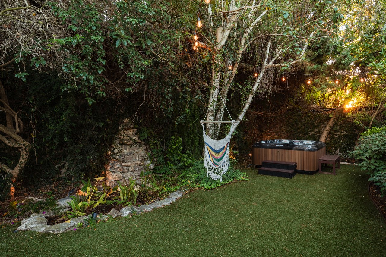 3604 Glenridge Dr, Sherman Oaks 