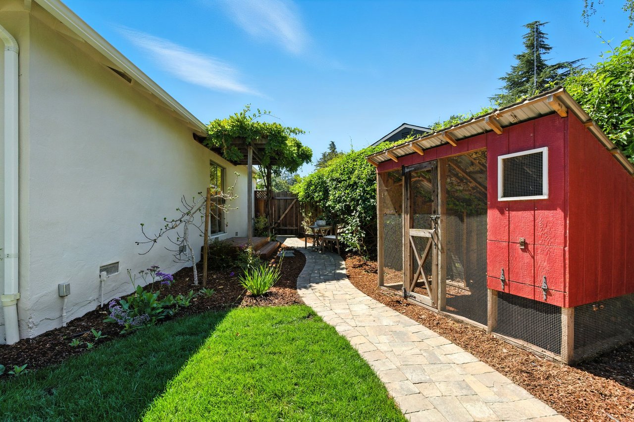 792 Bond Way, Mountain View
