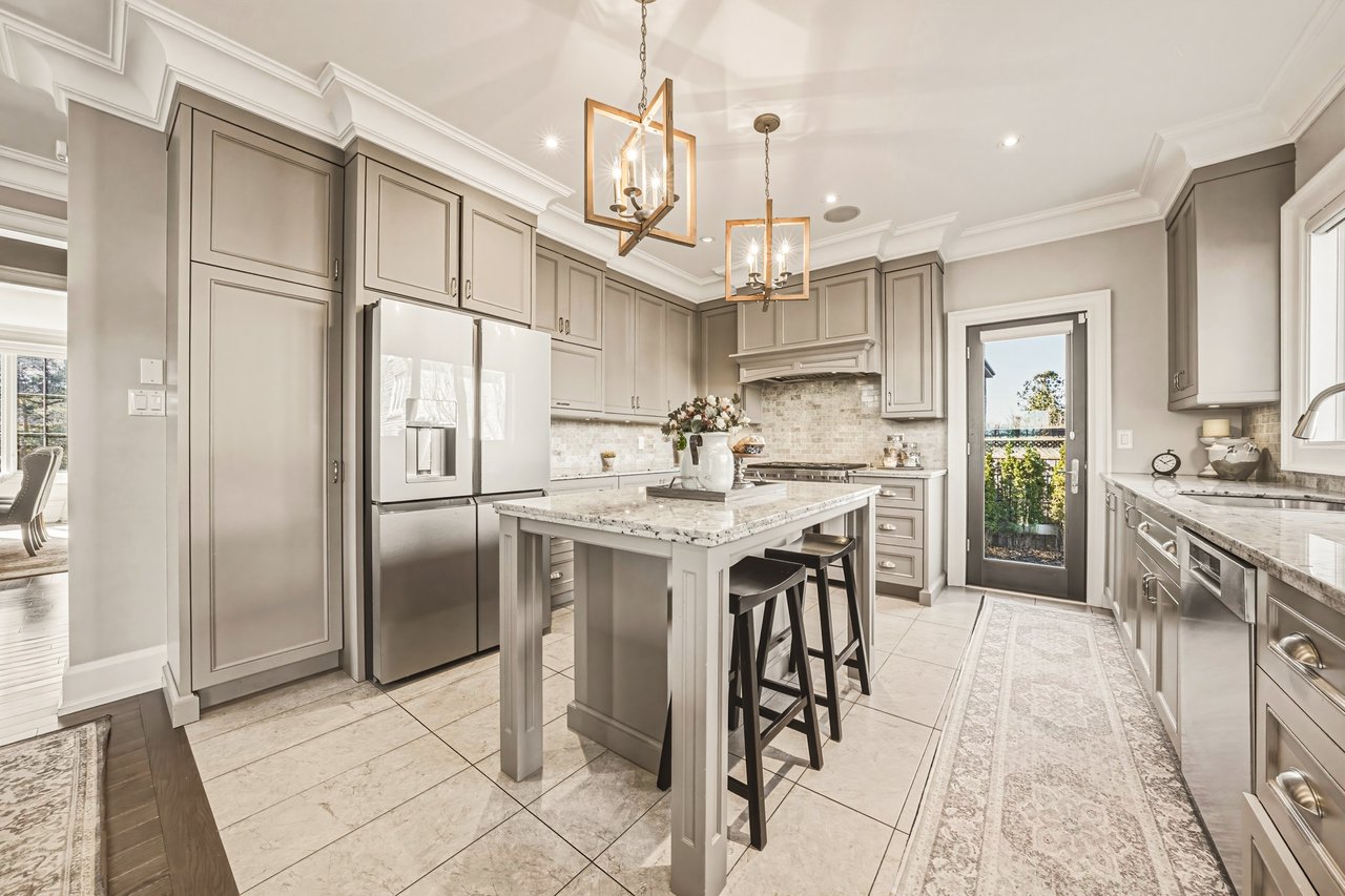Custom South Aldershot Retreat