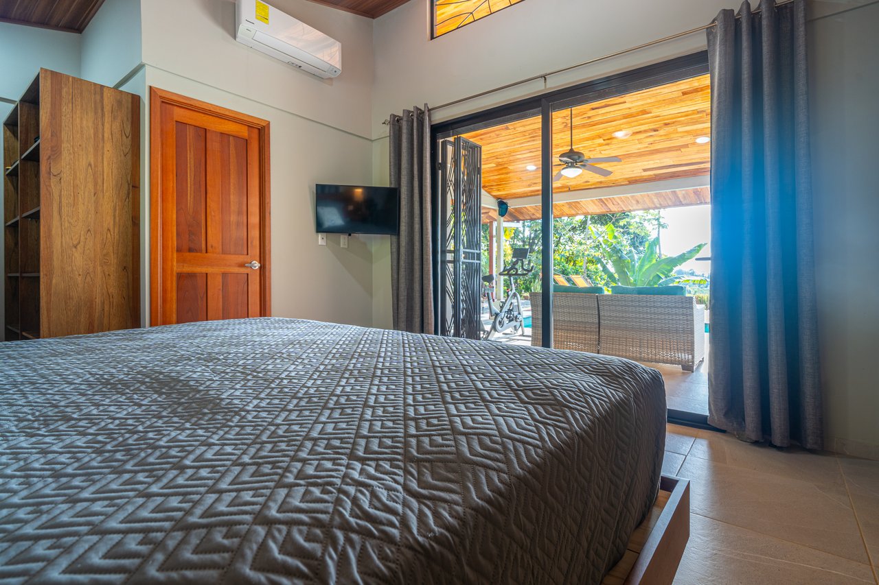 Casa Sea Breeze- Spectacular Ocean-View Home and Guest Villa in Prime Ojochal Location