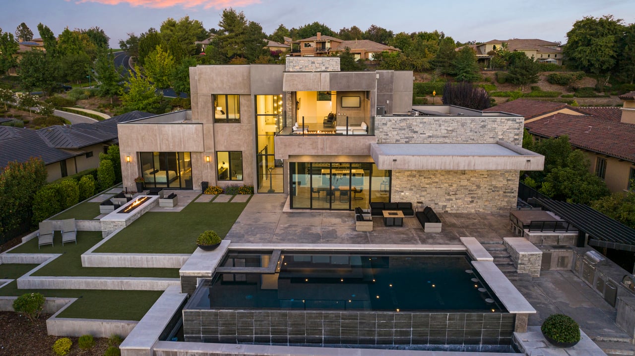 4573 Greenview Drive
