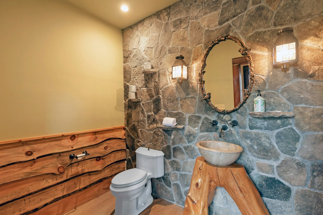 Burt's Lodge