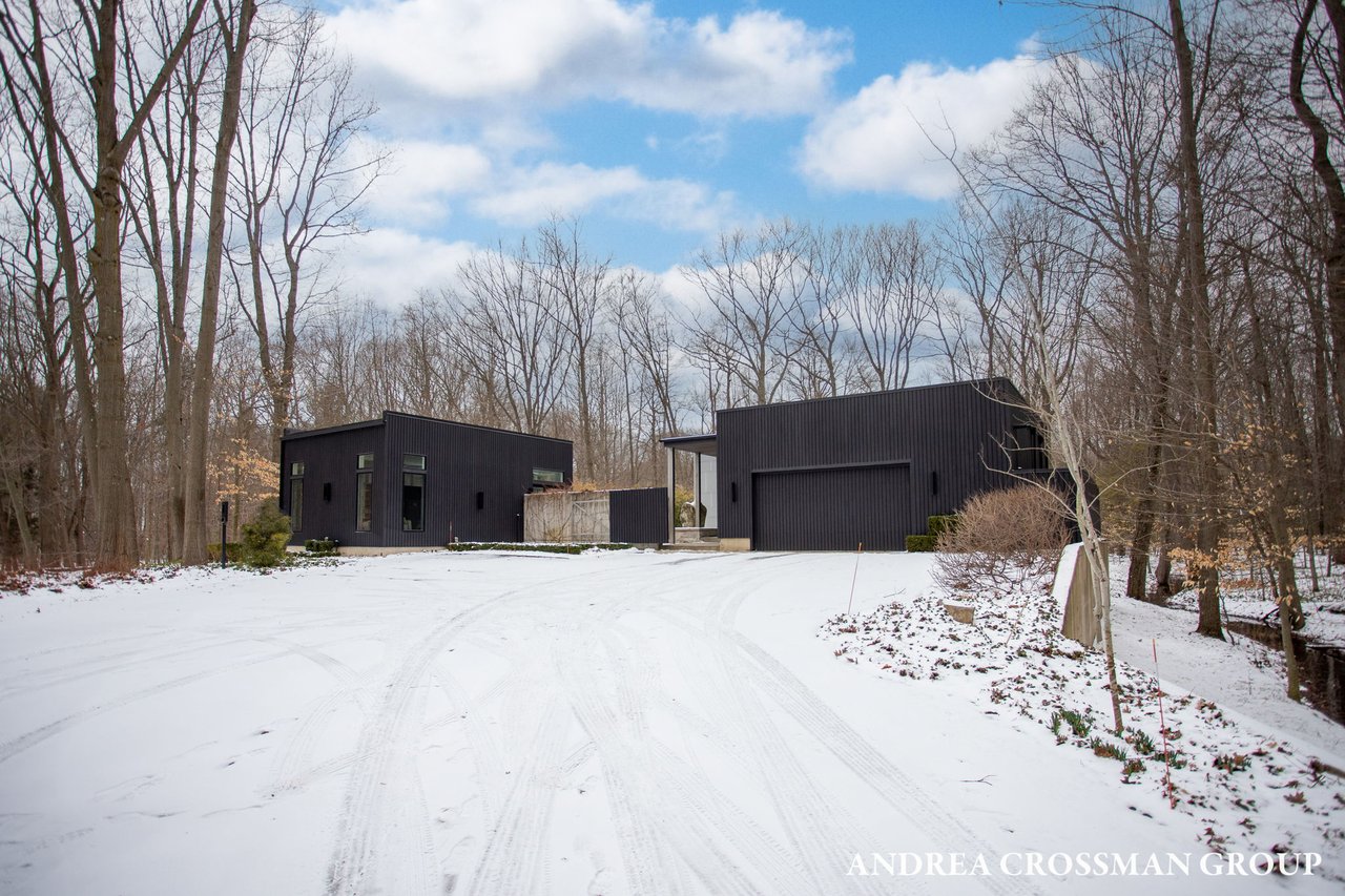 6919 Bendemeer Drive