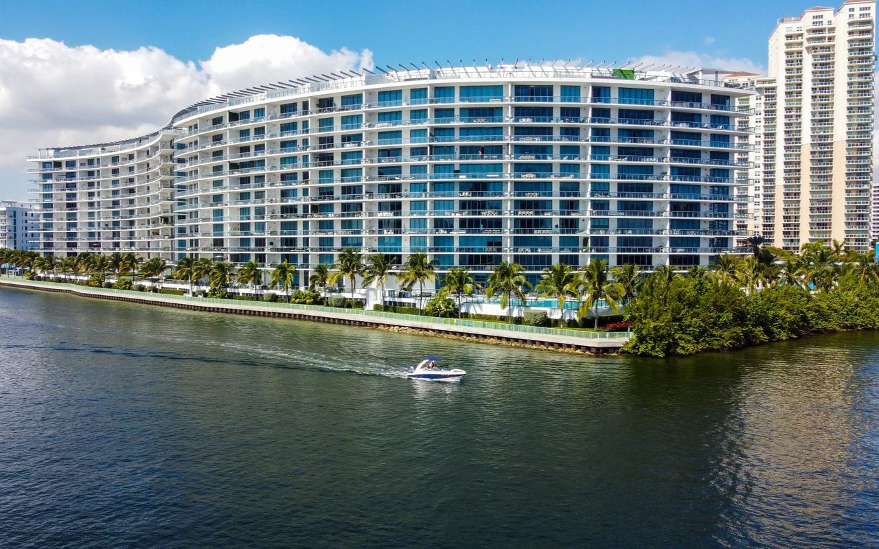 Echo, Aventura (East Tower)