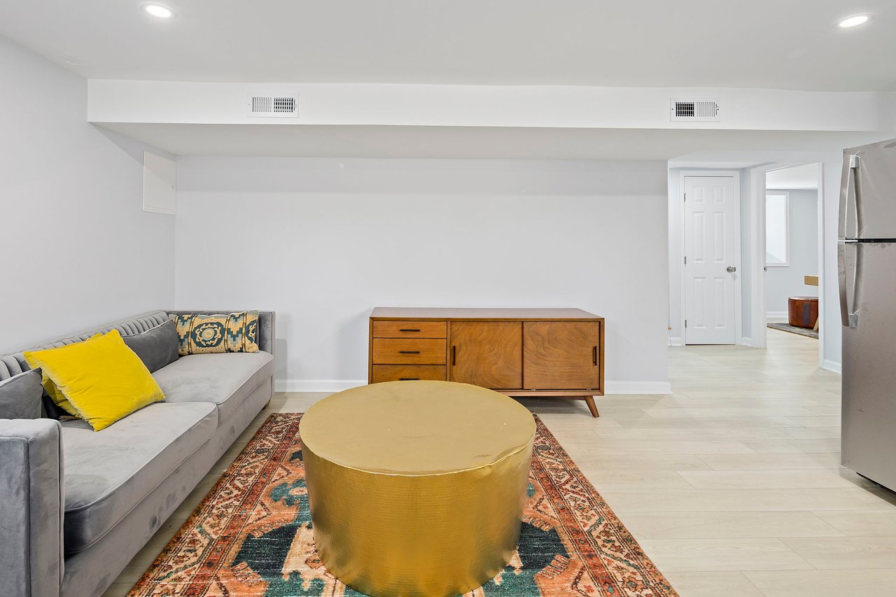 1501 Hamilton St NW