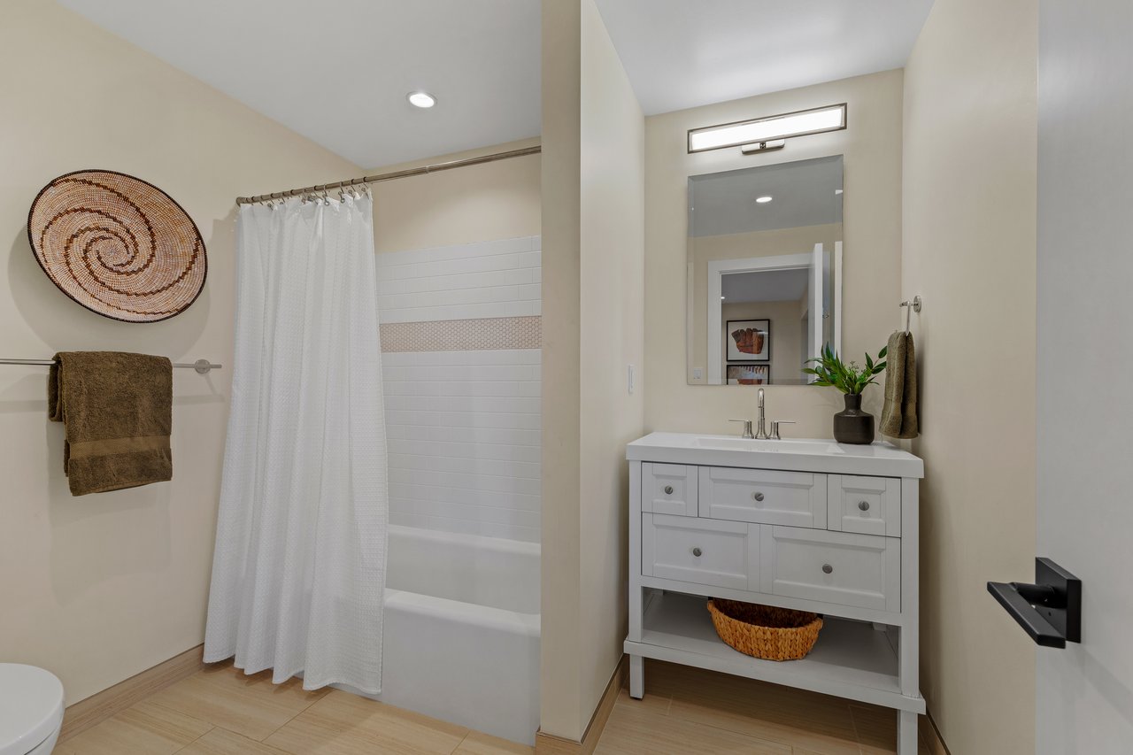 Contemporary Gem on Belvedere Island