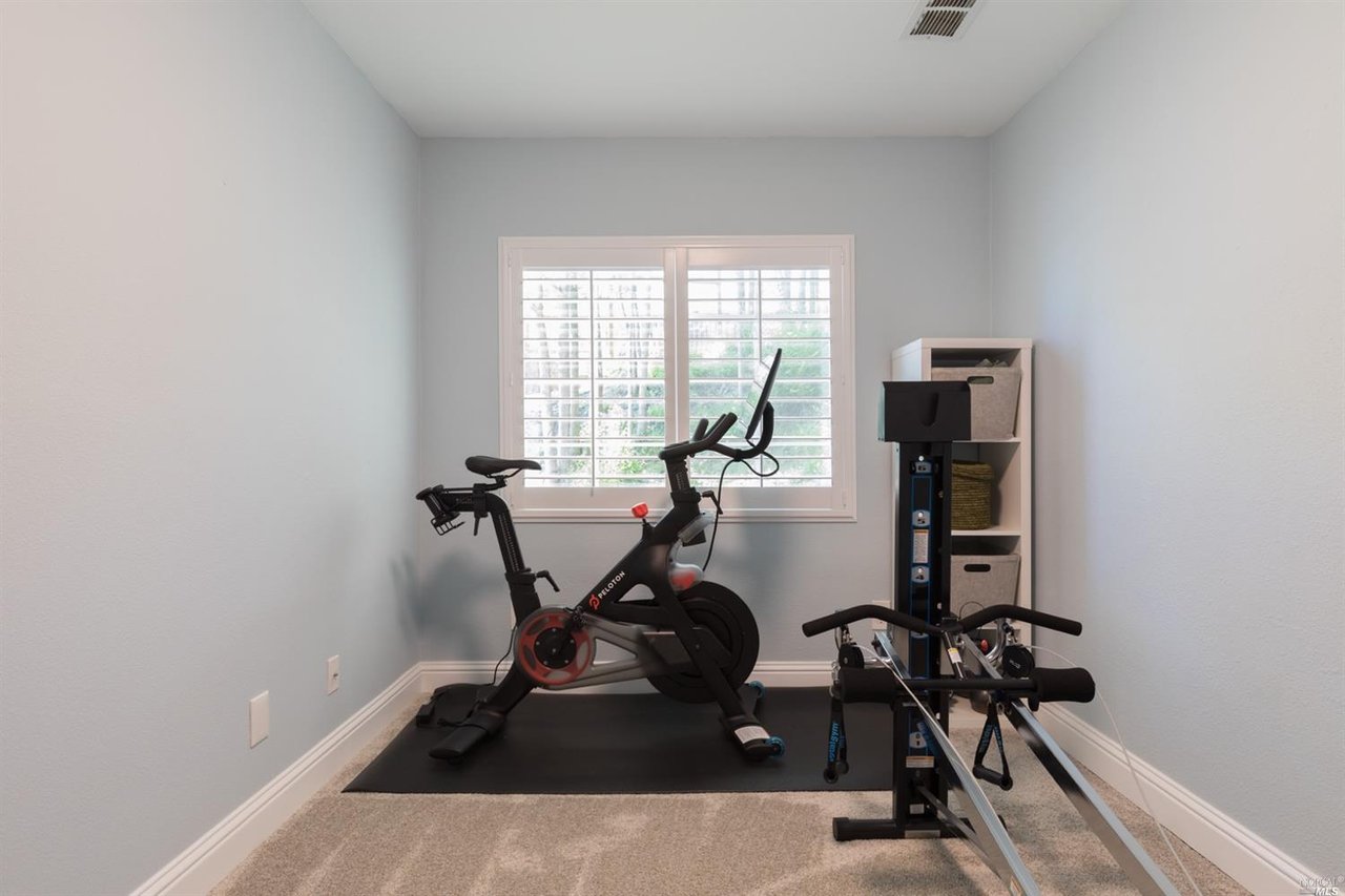 154 Renfrew Ct