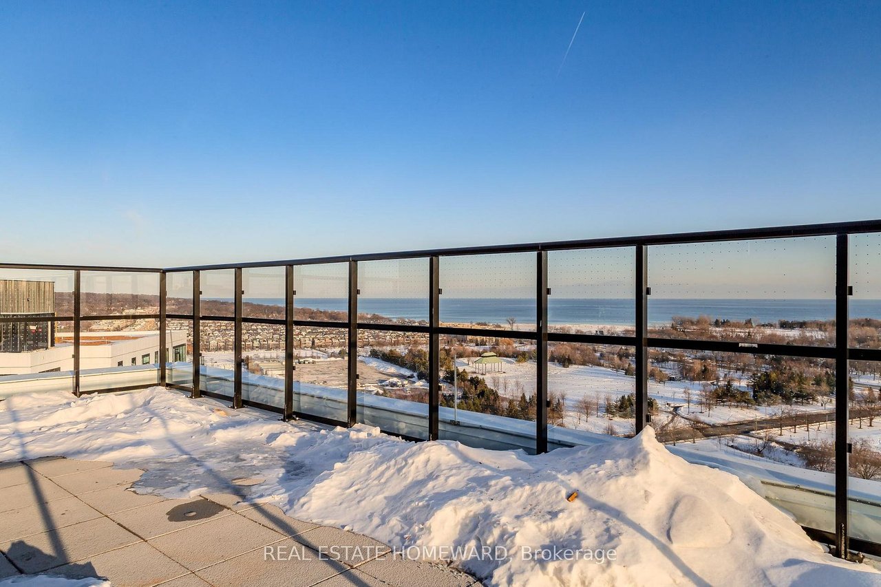 PENTHOUSE BY THE BEACHES 