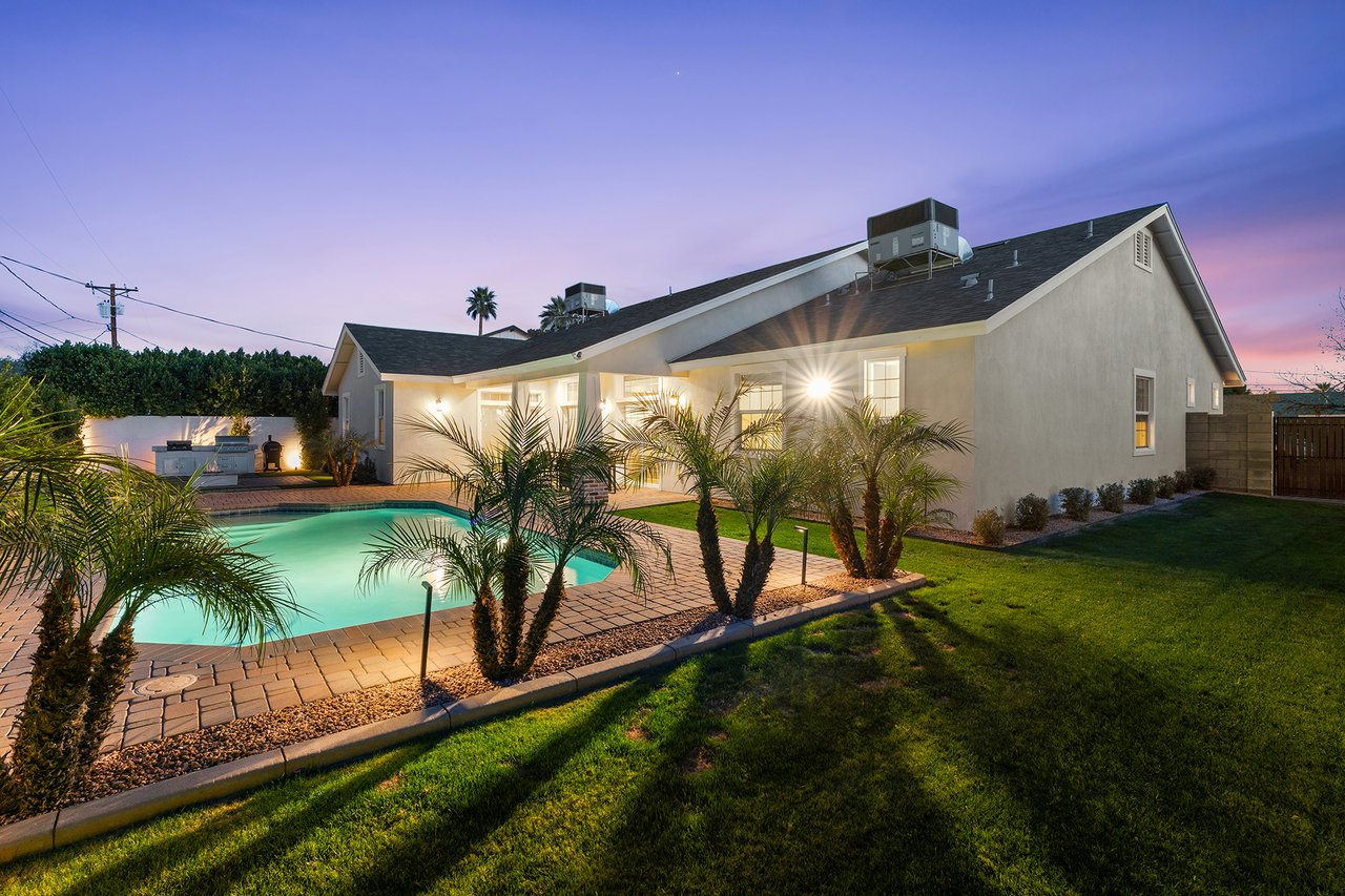 3838 E DEVONSHIRE Avenue