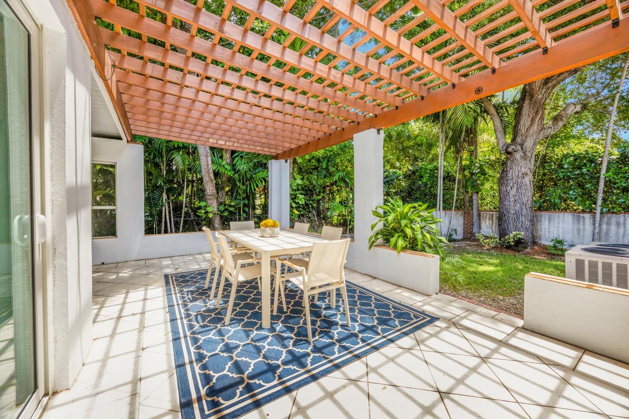 Coral Gables Beauty Just Listed