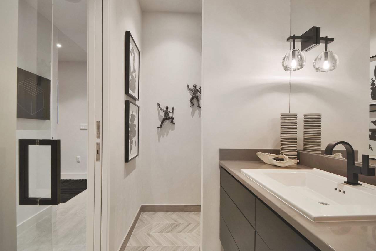 200 Congress Avenue #43ST