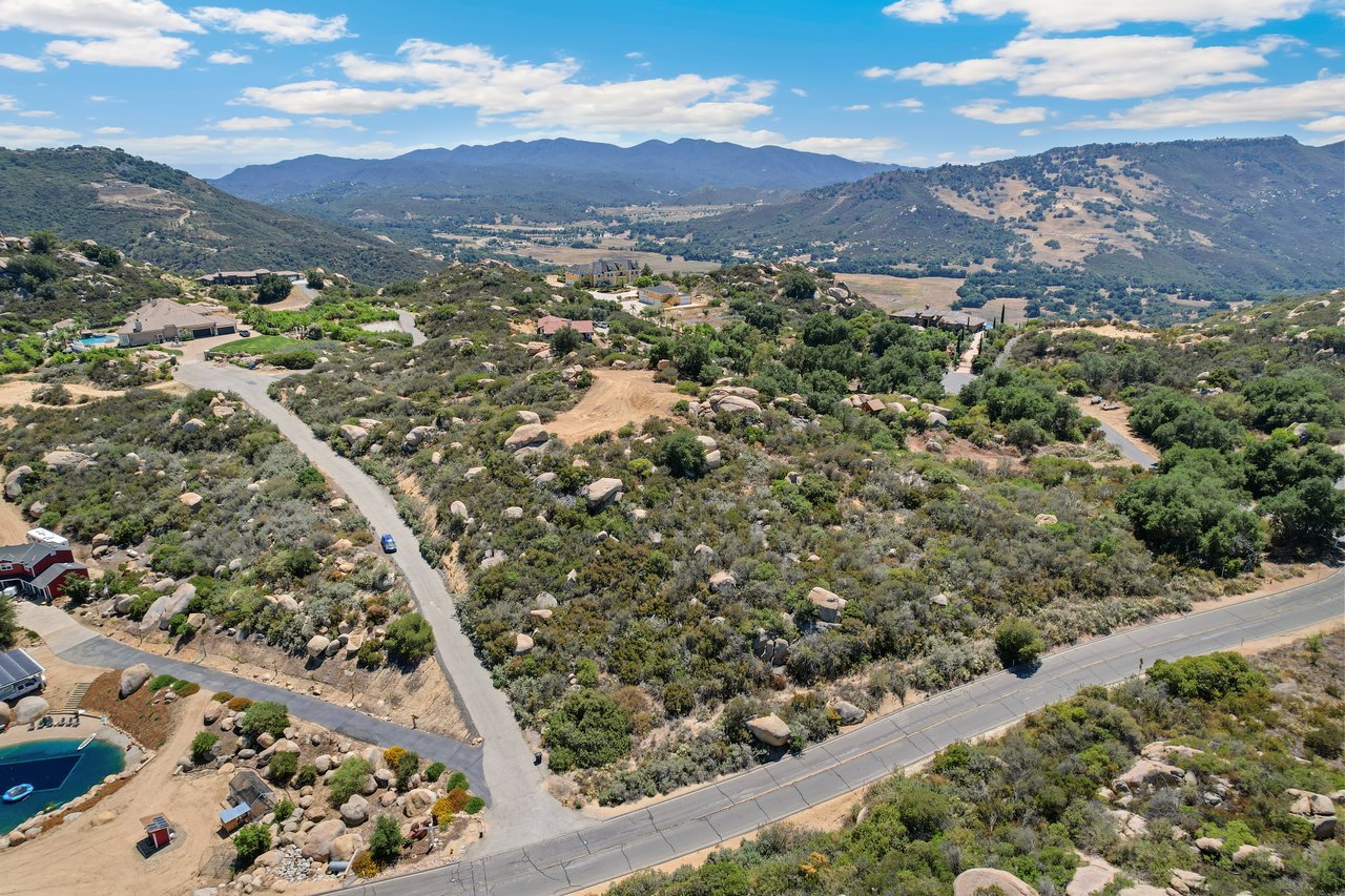 42125 Angels Peak Court
