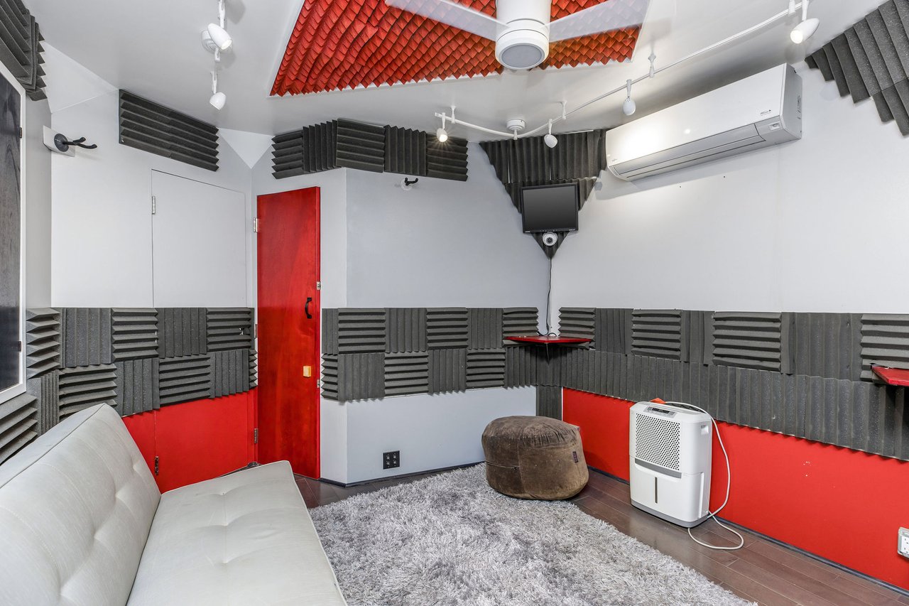 2350 San Marco Dr