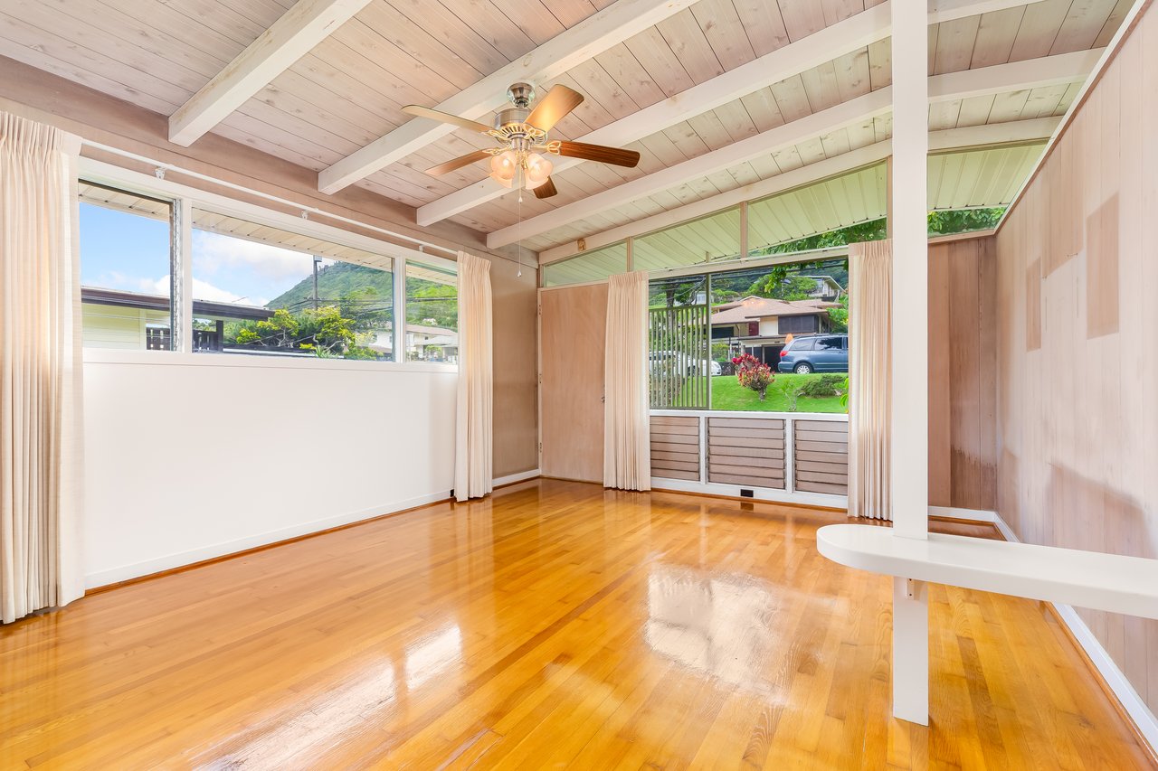 3313 Manoa Road