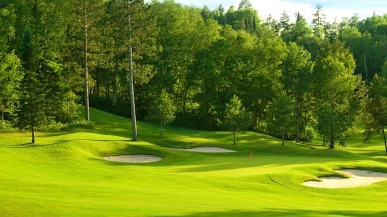 A Minnesota Golf Course With the State’s Largest Green Just Sold