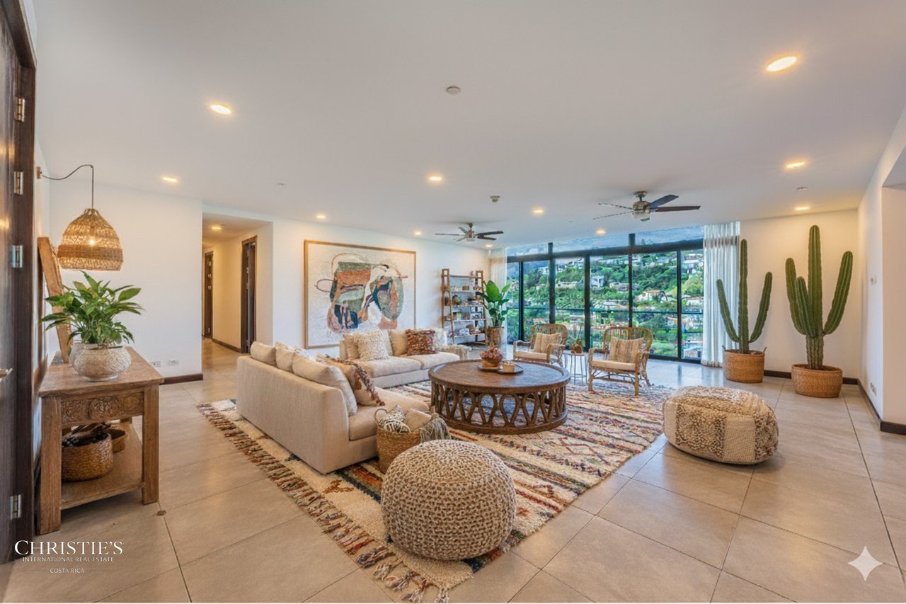 Luxurious Four-Bedroom Condo in the Hills of Escazú   