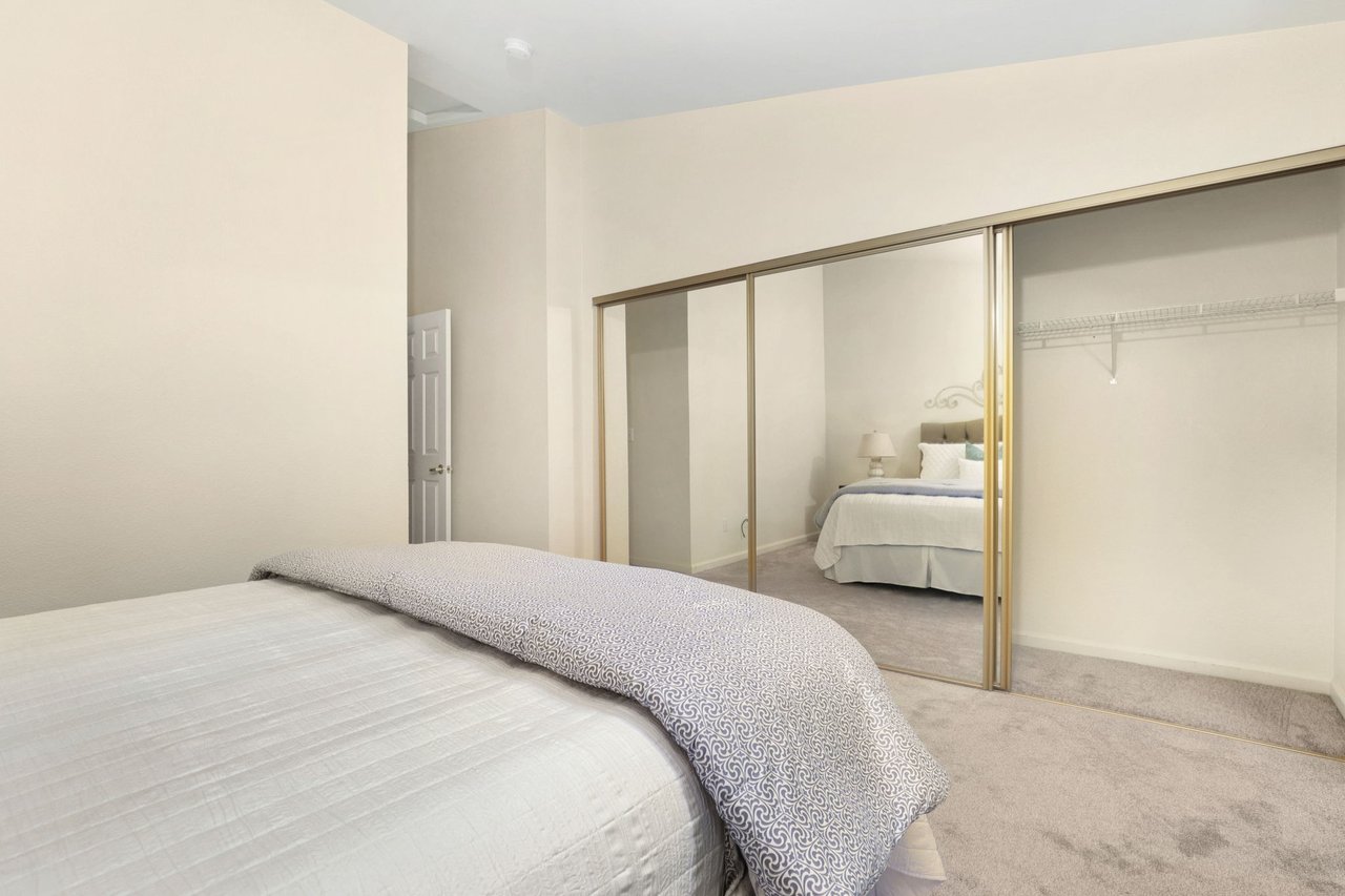 2582 Oak Rd. #217, Walnut Creek