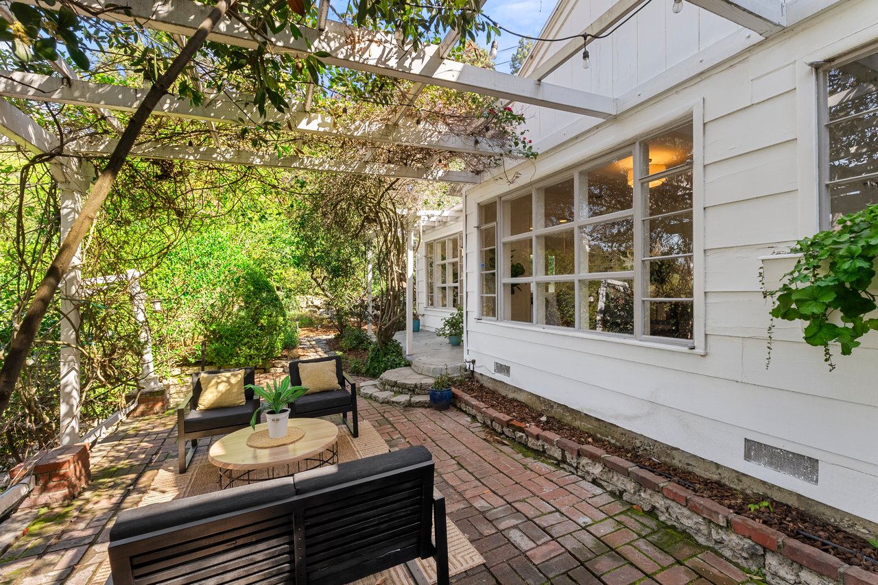 2666 La Cuesta Dr, Sunset Strip