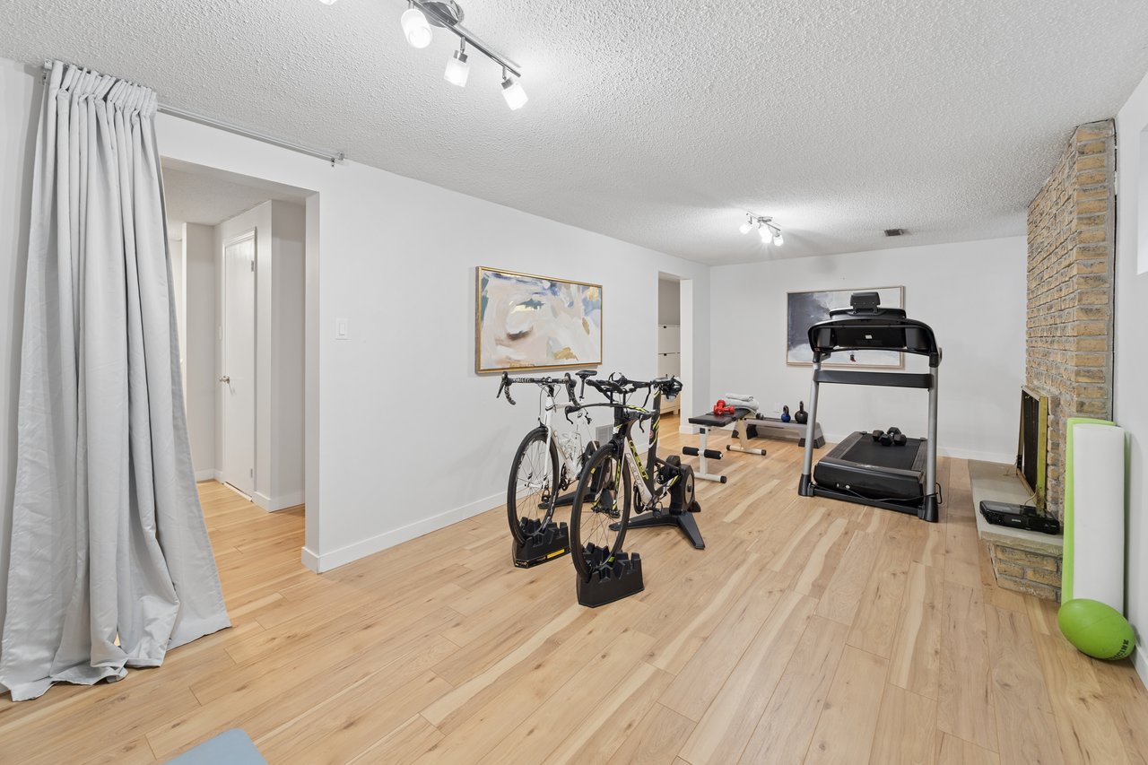 1156 Gloucester Square