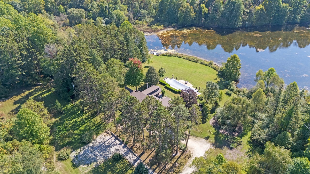 2408 E 800 N, La Porte, IN 46350