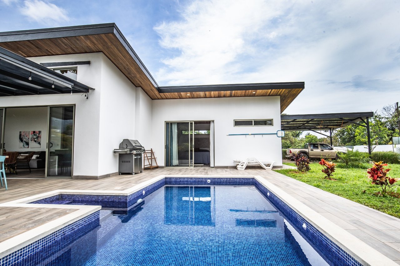 Mountain View 3 Bedroom Home in Toucan Gated Community