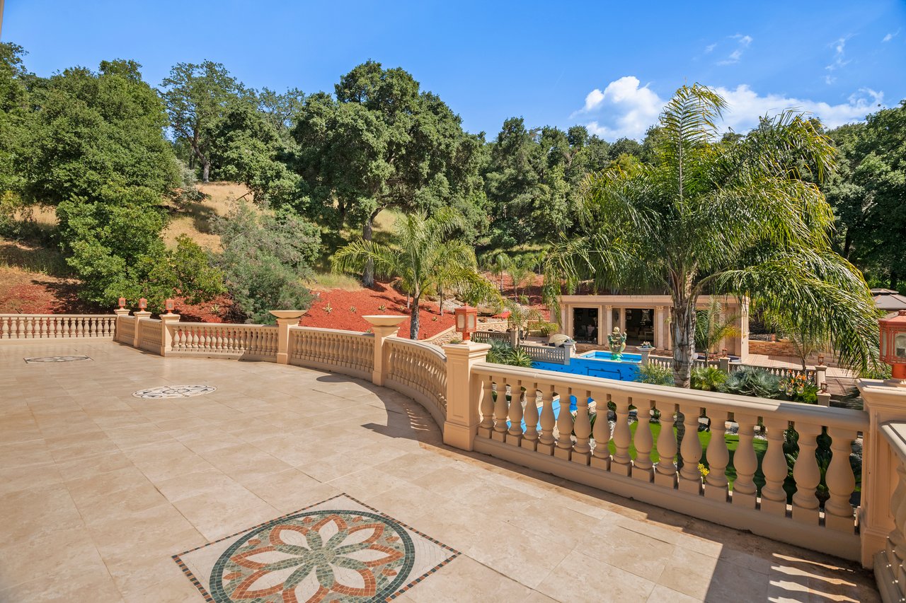 16840 Cypress Way