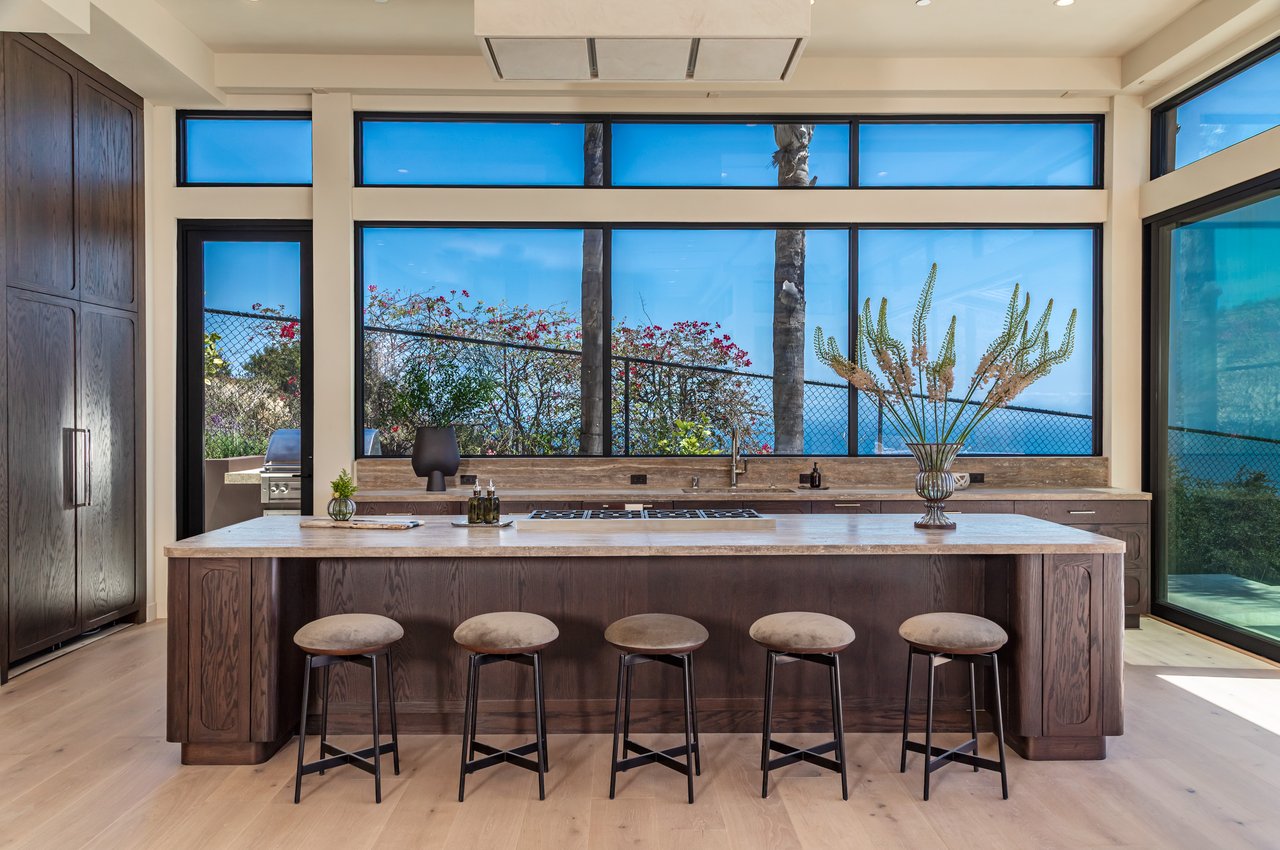 4346 Avenida De La Encinal