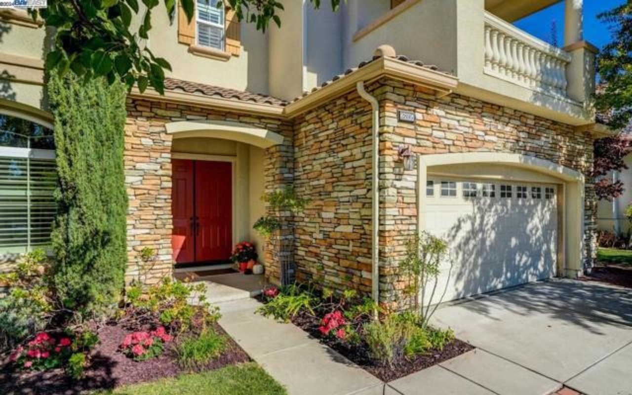 2895 Poppy Hills Ln